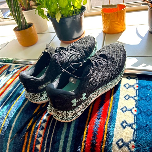 Under Armour Flow Velocity - Picture 1 of 4